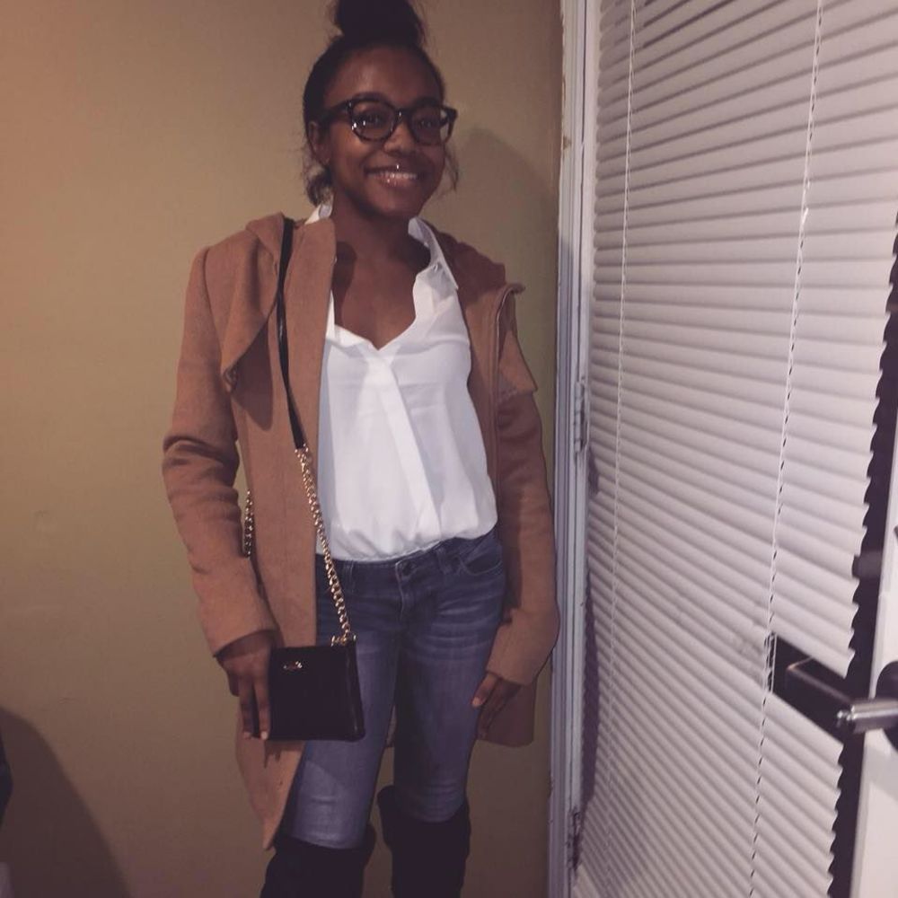 Meet your Posher, Alexis